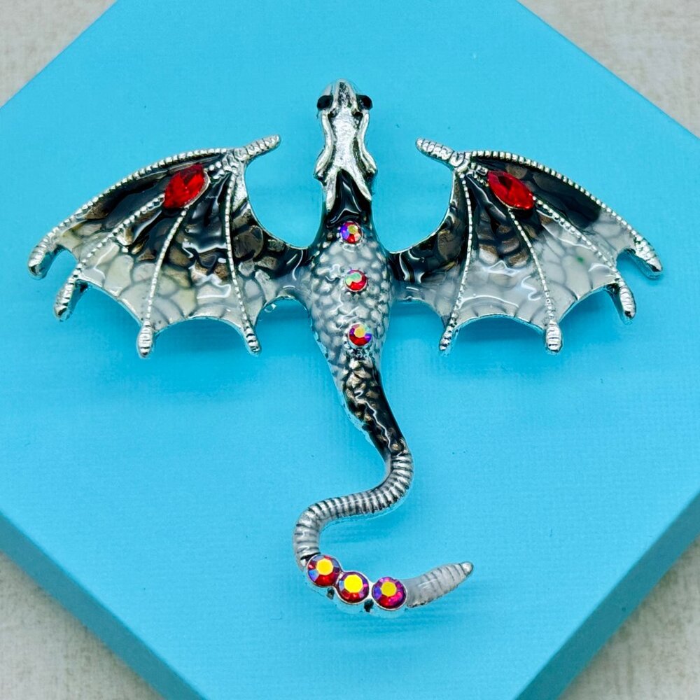 Brand New Black and white Flying Dragon Brooch Rhinestone Flying Dragon Pin